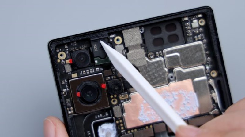 RedMagic 9 Pro+ Teardown