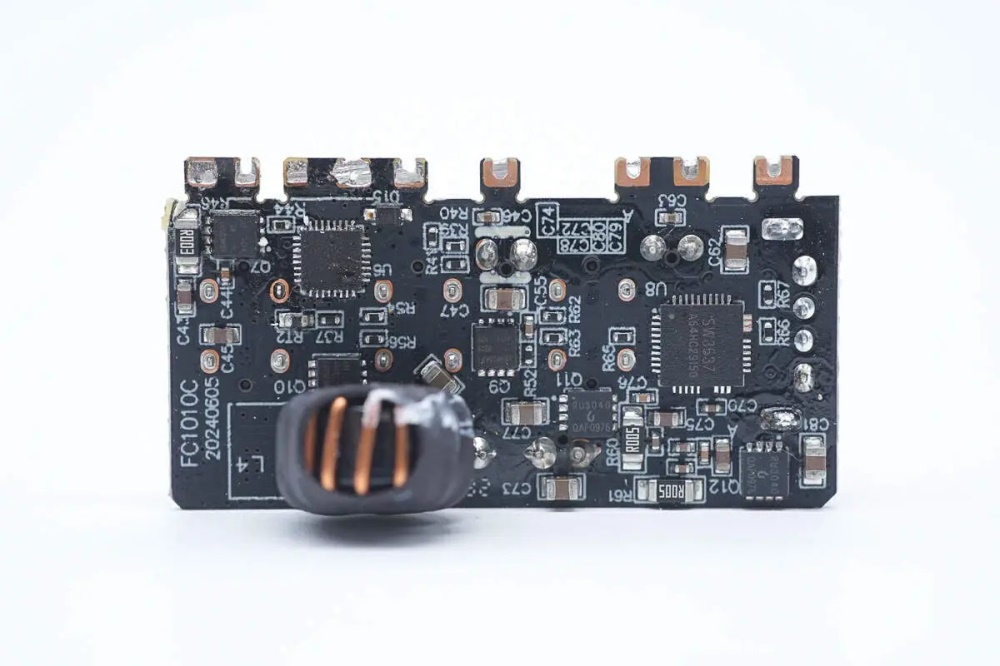 Nubia RedMagic DAO 140W Quad-port GaN Gan6 Pro Charger Teardown